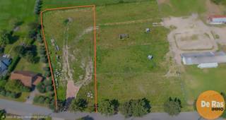 MALDEGEM - Droomt u van een woning midden in het groen? Dan is dit perceel van 1.388m² bouwgrond perfect voor u! Gelegen in een prachtige,...