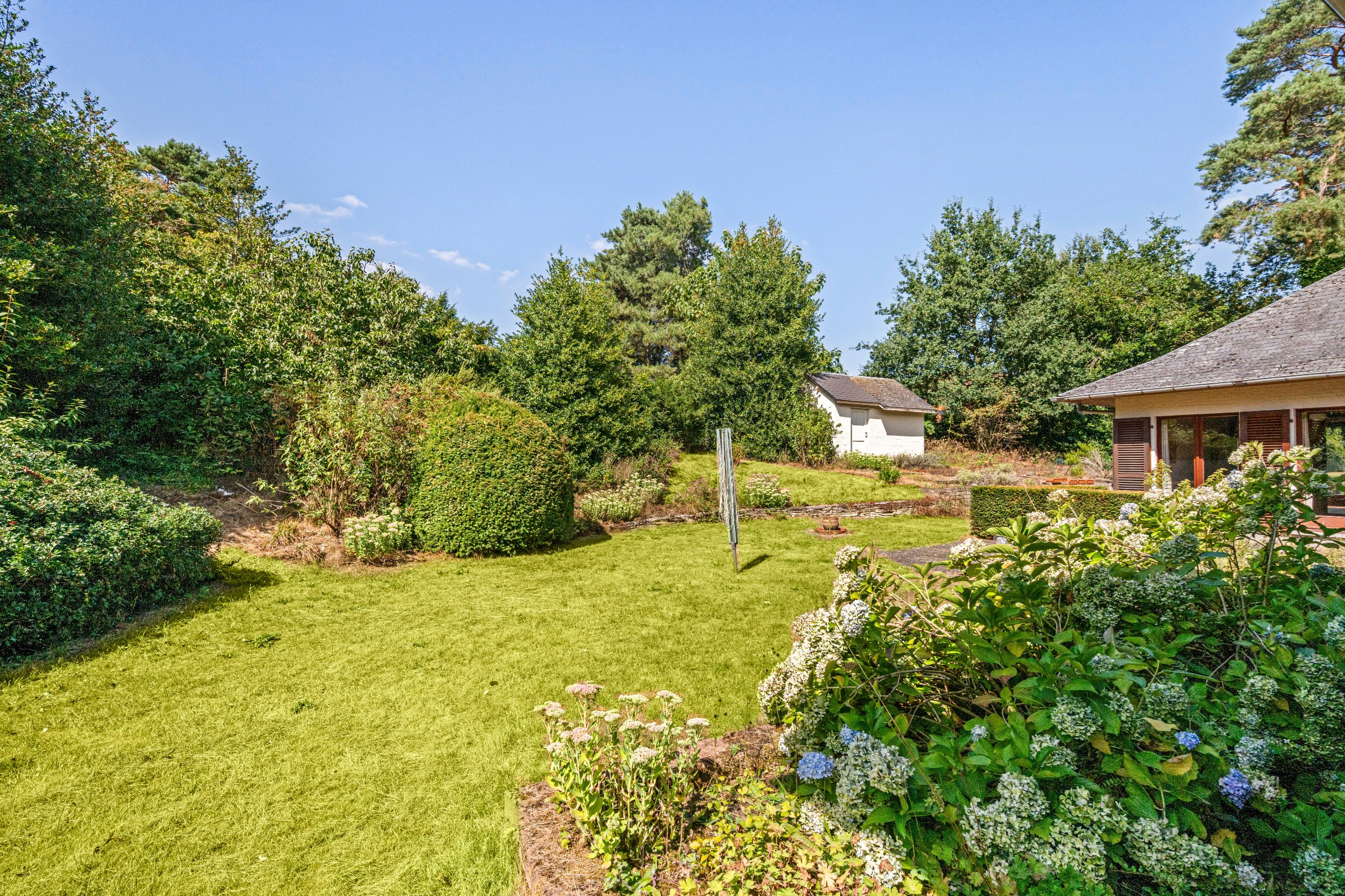 Grande maison familiale située dans un emplacement résidentiel de premier choix sur un terrain de 1 575 m². - photo 3