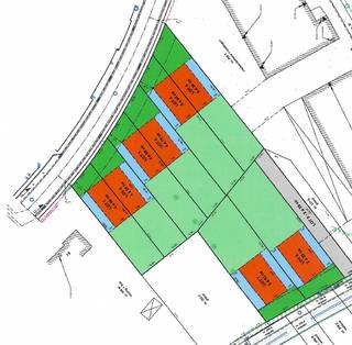 Deze 2 mooie bouwgronden voor het bouwen van halfopen bebouwingen of open bebouwing (bij samenvoegen van 2 gekoppelde loten)zijn gelegen op een zeer...