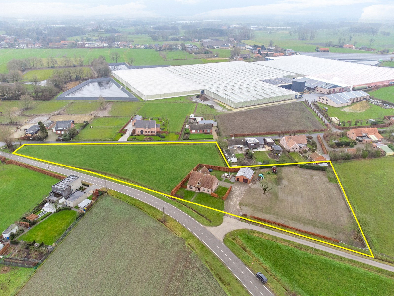 Villa met 5 slaapkamers, ruime garage en aangrenzende weilanden - foto 2