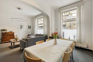 Dit karaktervol huis in de Lendestraat combineert authentieke elementen met een verrassende hoeveelheid ruimte. Gelegen in een rustige buurt...