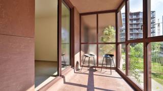 Stijlvolle 1 slaapkamer appartement op het eerste verdieping in het prestigieuze 'Huis aan de Kade' in Nieuw Zuid.Ontworpen door Robbrecht & Daem,...