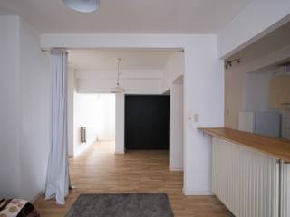Opbrengsteigendom bestaande uit verschillende studio's en éénslaapkamer­appartementen in het centrum van Gent. <br /><br />De units variëren in oppervlakte van 28 m² tot 68 m² en bieden elk een aangenaam volume met een leefruimte, eetplaats, slaapkamer/slaaphoek, open kitchenette en badkamer. <br /><br />Op het gelijkvloers bevindt zich een gemeenschappelijke inkomhal en een privatieve buitenruimte, gekoppeld aan het gelijkvloerse appartement.<br /><br />De units realiseren een interessant brutorendement (4,2%) en een totale maandelijkse huuropbrengst van € 2.896. Samen met het vereenvoudigd beheer zorgt dit voor een goede investeringsopportuniteit op de Gentse vastgoedmarkt.<br /><br />Ze beschikken over gunstige EPC-scores, variërend van B (133 kWh/m²/jaar) tot C (288 kWh/m²/jaar), en over geldige conformiteitsattesten tem 2033 &amp; 2035, zodat u zorgeloos kunt verhuren.<br /><br />Ook op het vlak van mobiliteit is de ligging bijzonder interessant, met het stadscentrum en belangrijke invalswegen op wandel- en fietsafstand.<br /><br />Een interessante investeringsopportuniteit door haar ligging, hoge verhuurbaarheid en eenvoudig beheer.