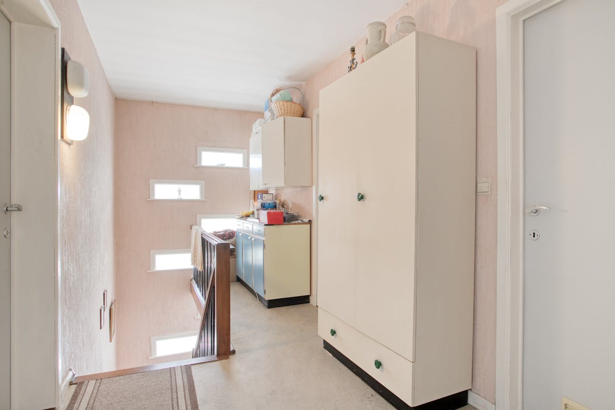 Ruime halfopen woning met garage, veranda en zonnige tuin - foto 5