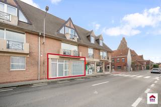 Ruim en instapklaar appartement met groot terras en garage in centrum Tielt!Ligging: Perfecte ligging op wandelafstand van de markt, bakker, slager,...