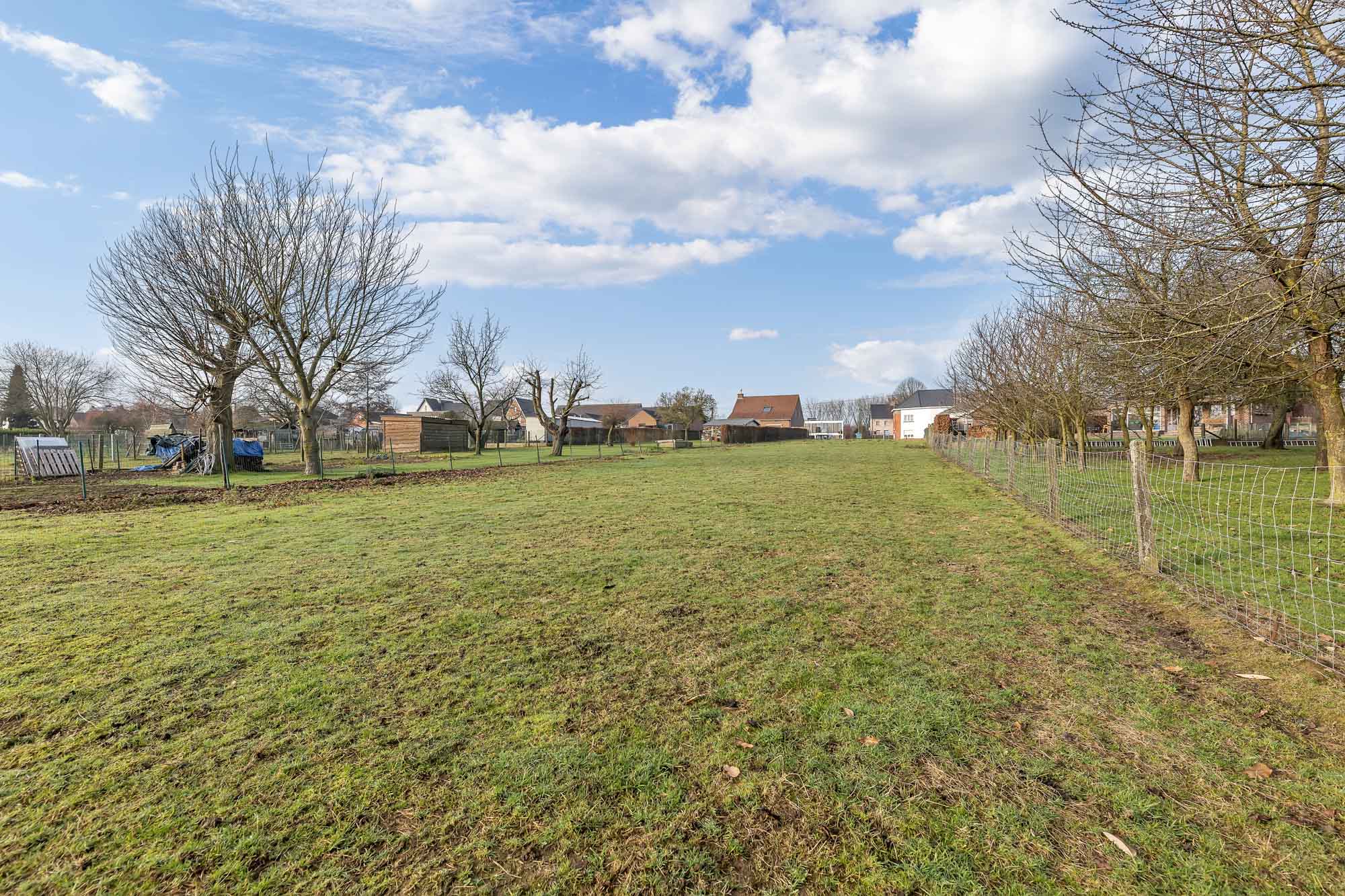 Prachtige bouwgrond van 17a 56ca op commerciële toplocatie! - foto 1