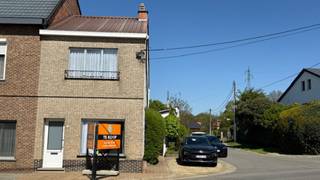 Welkom in Langdorp! Ontdek deze charmante woning met veel potentieel, rustig gelegen en toch slechts op een boogscheut van het centrum...