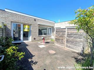 Aangenaam, te renoveren huisje in de Vosseslag, vlak tegenover de Heidekapel.Het huisje bestaat uit een woonkamer met open keuken, 2 slaapkamers...