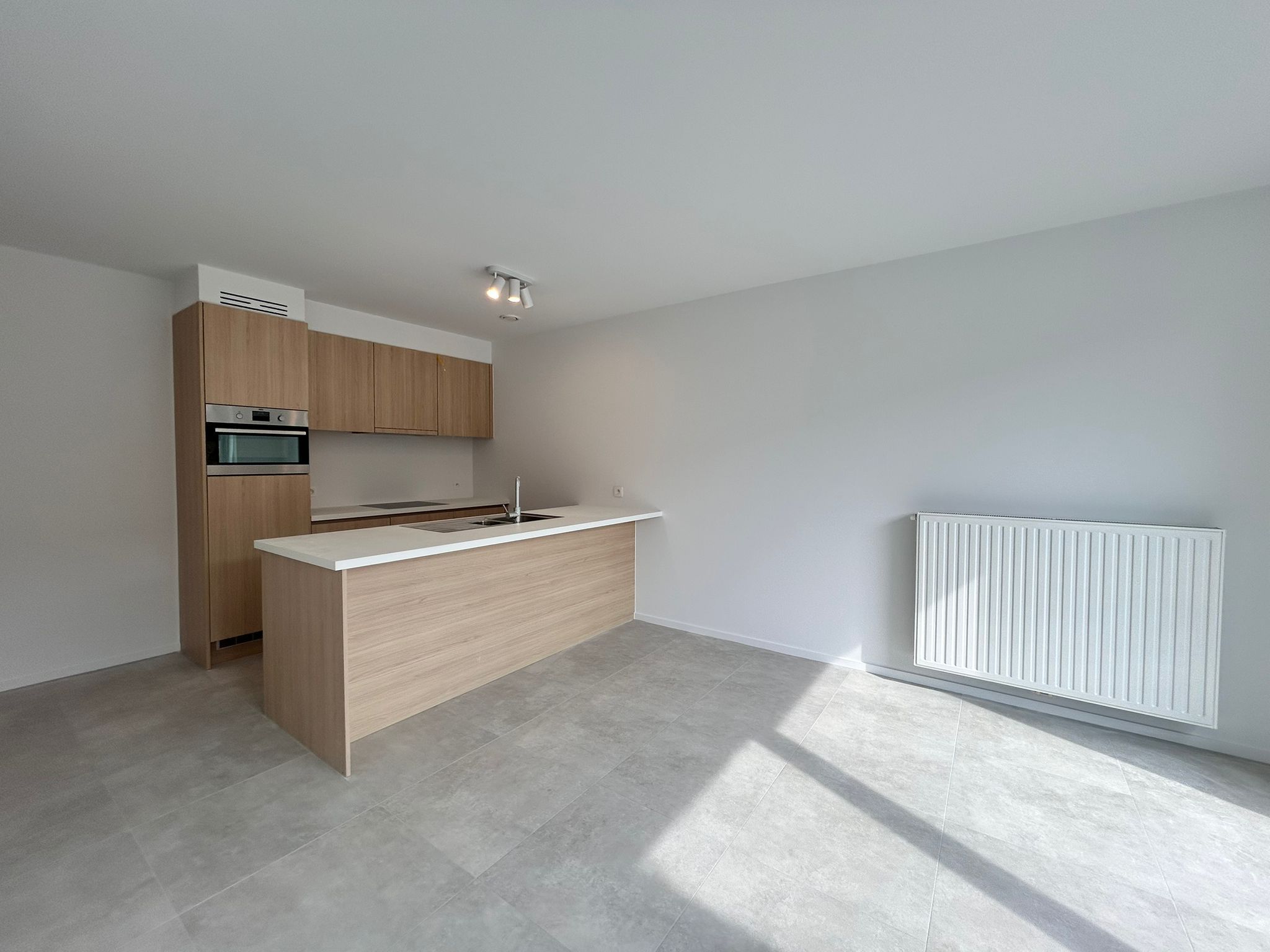 Ruim instapklaar appartement met 2 slaapkamers en grote terrassen te koop in Diksmuide! - foto 4