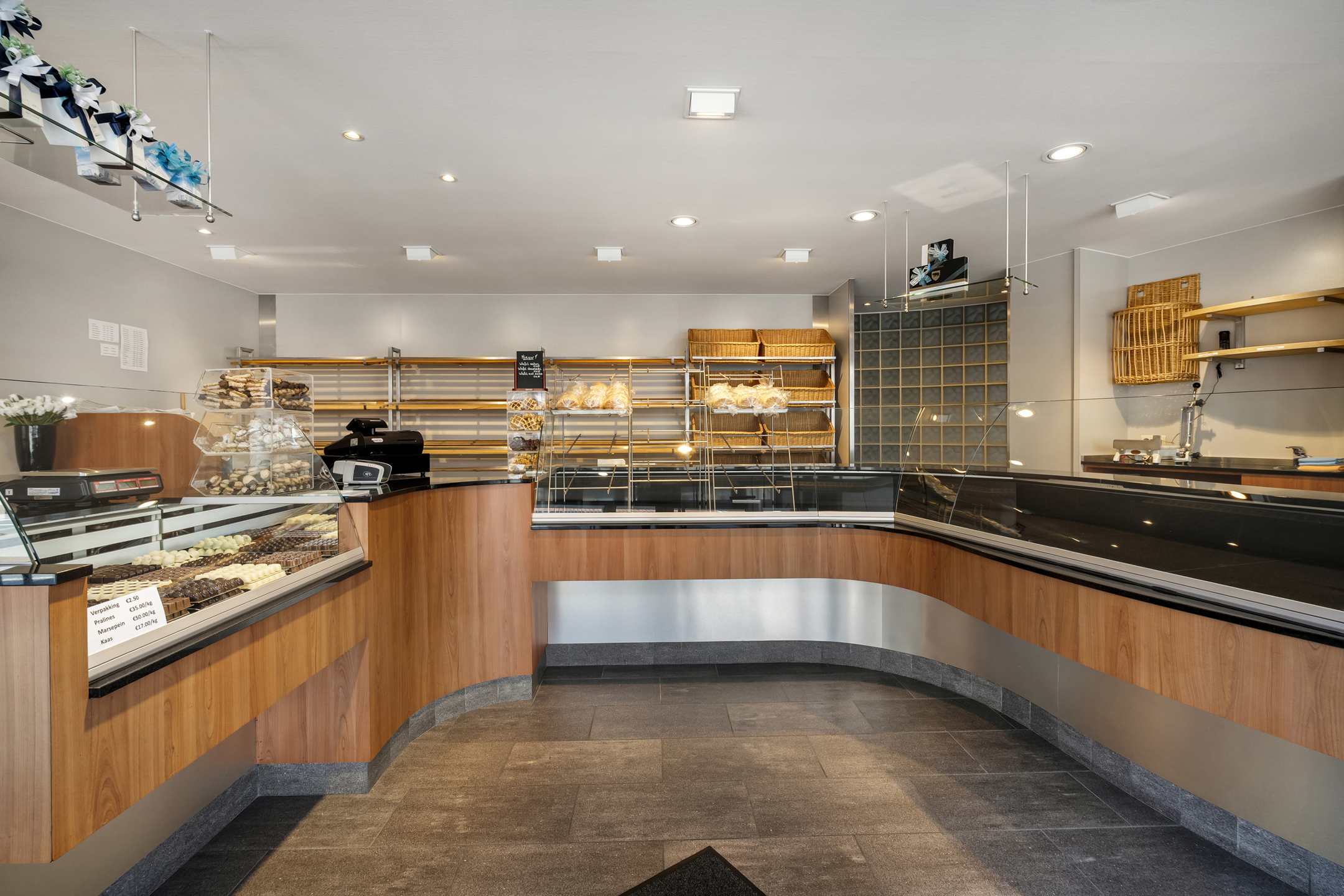 Goedgelegen HANDELSPAND met ruime WOONST, 5 SLK en TUIN - foto 5