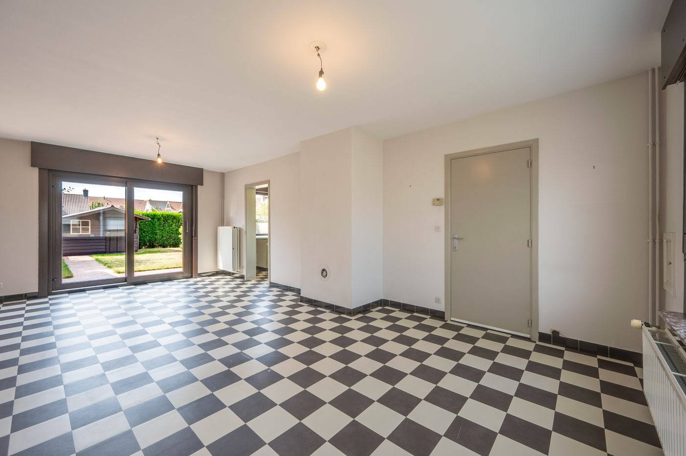 Charmante woning met 3 slaapkamers, garage en tuin - foto 3