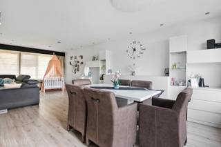 OPNIEUW TE KOOP WEGENS WEIGERING VAN HET KREDIET DOOR DE VORIGE KOPER.In het bruisende centrum van Brasschaat, op wandelafstand van winkels,...