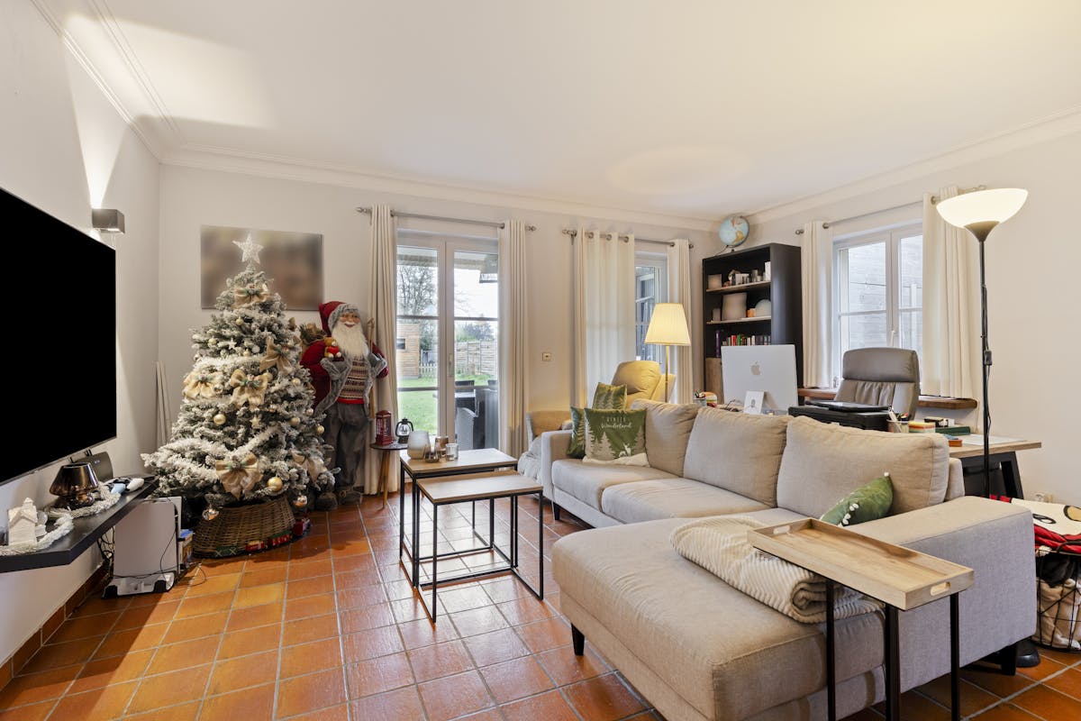 Bungalow spacieux avec appartement d'hôtes ou espace pour une occupation secondaire - photo 5