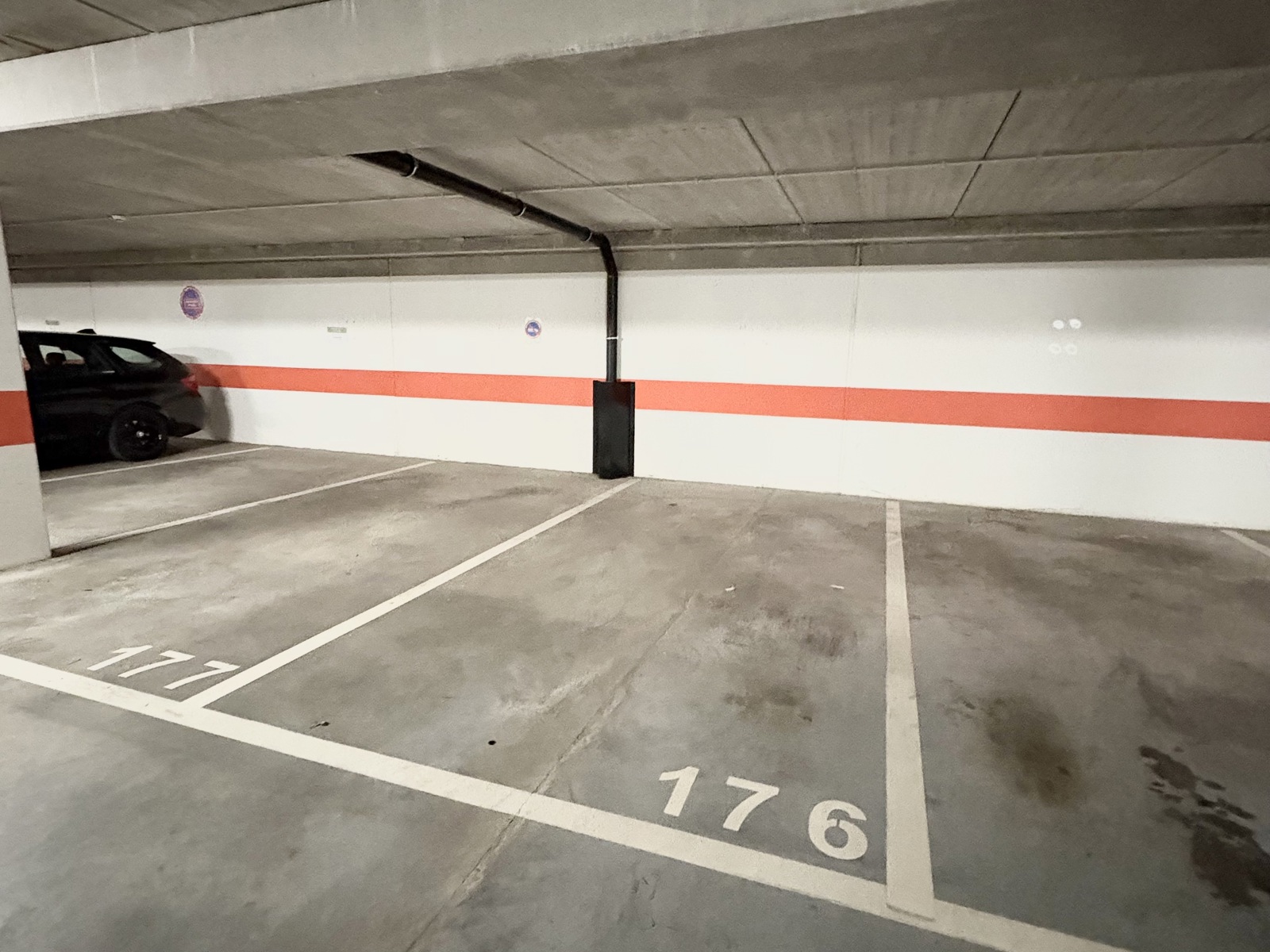 Garage à louer à Ixelles - photo 1