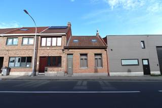 Bent u op zoek naar een instapklare en lichtrijke woning met één slaapkamer nabij het centrum van Temse? Lees en kijk dan snel even verder!Deze...