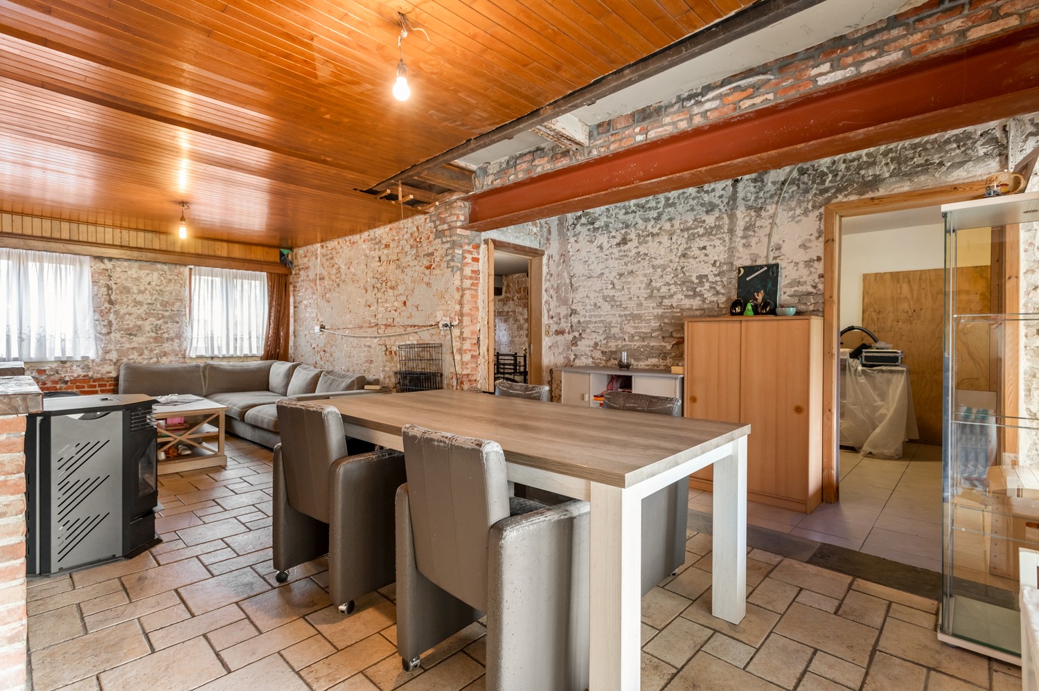 Verder af te werken woning met 4 slaapkamers te Malle! - foto 4