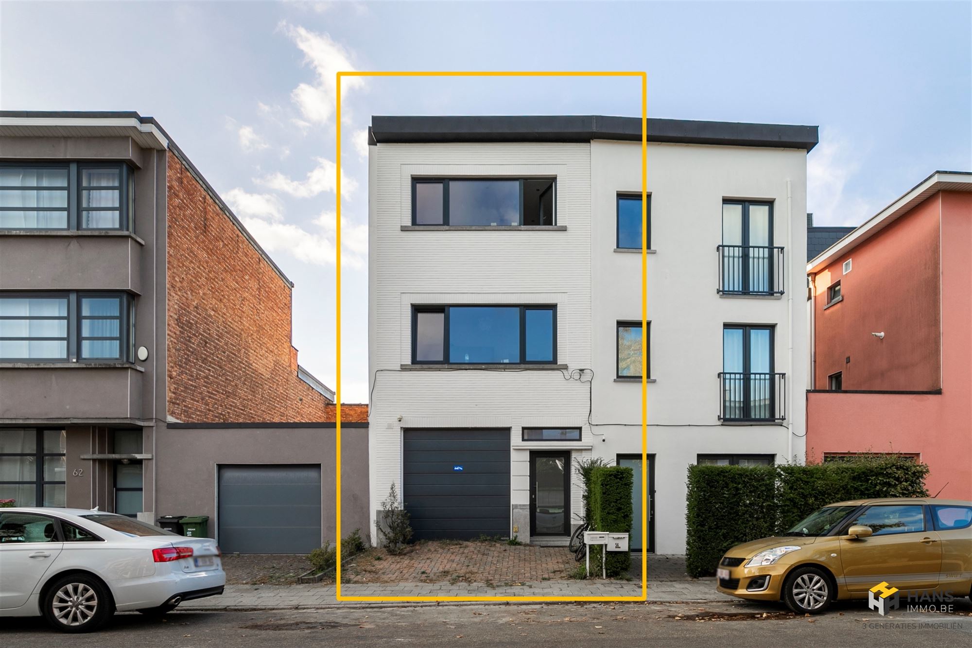 Instapklare woning (189m²) met 4 slaapkamers, 2 badkamers en buitenruimte (16 m²) in Mortsel. - foto 1