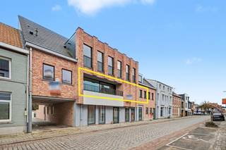 Nieuwbouwappartement met 1 slaapkamer en garage! Dit betreft een volledig afgewerkt & geschilderd nieuwbouwappartement dat klaar is voor eerste...