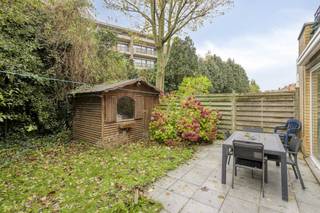 This ready-to-move-in ground floor apartment, located in the Wagnerstraat in AssebroekLayout: - Entrance hall - Living space with open...