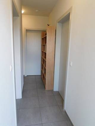 Dit recent appartement is voorzien van alle modern comfort. Het appartement bevindt zich te midden van het centrum van Paal op de tweede verdieping...