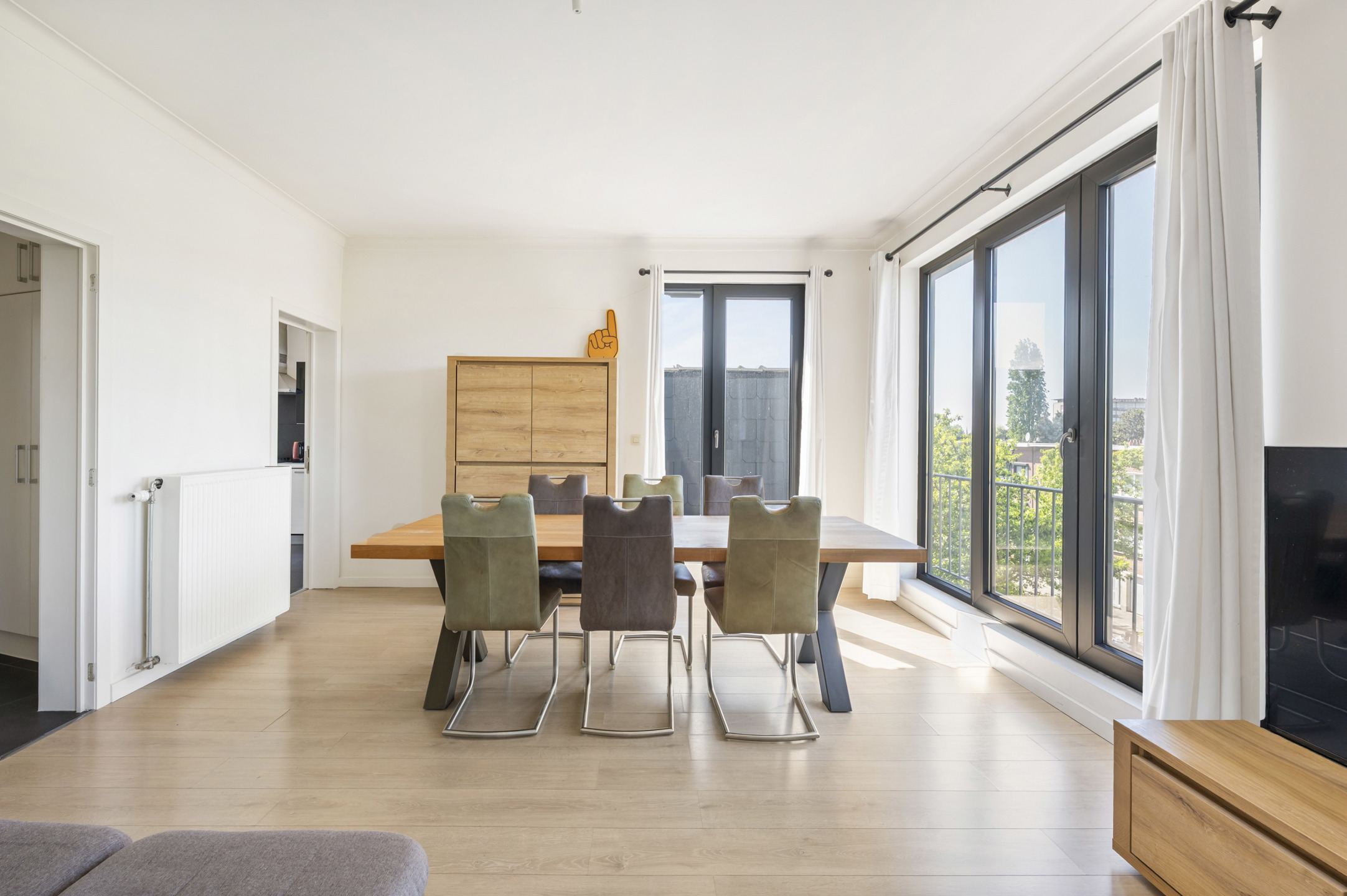Instapklaar en lichtrijk appartement met 2 terassen op toplactie - foto 4