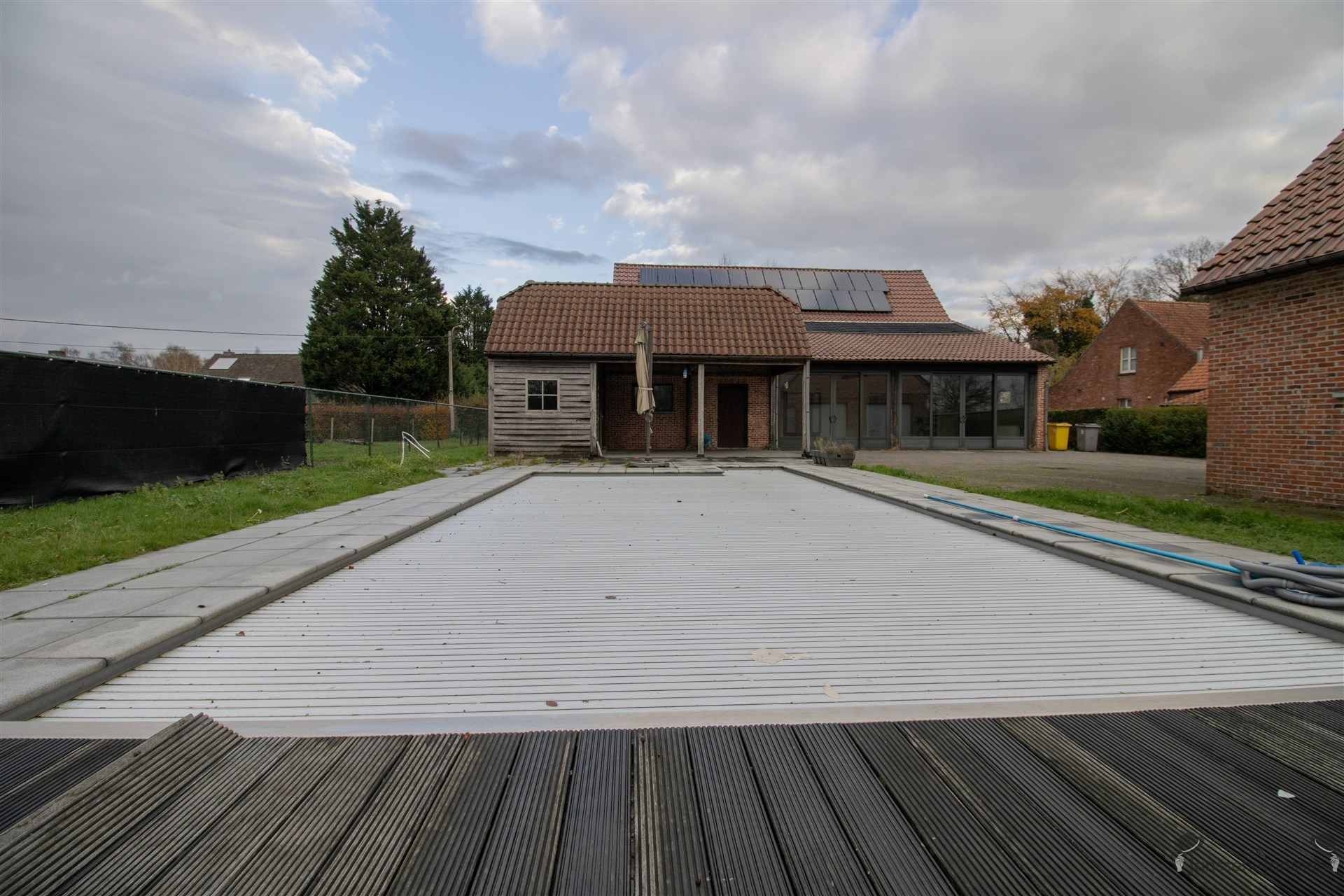 Rustig gelegen villa met min. 5 slaapkamers, ruime garage en zwembad op 1.876 m² - foto 4