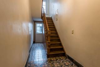 Op wandelafstand van het centrum van Diksmuide bevindt zich deze charmante en goed onderhouden burgerwoning, bestaande uit twee...