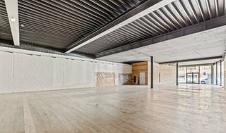 Nieuwbouw handelsgelijkvloers/kantoor te huur, gelegen in het centrum van Keerbergen- Haachtsebaan 35.Dit pand bestaat uit één grote open ruimte...