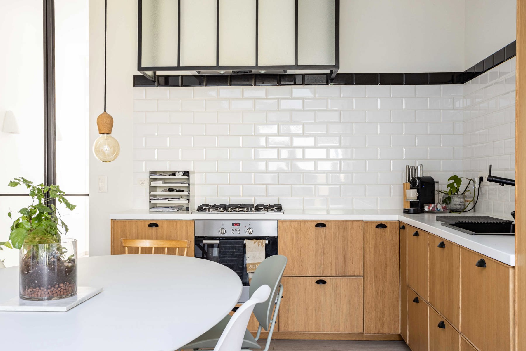 Instapklare totaal gerenoveerde woning in verkeersluwe straat! - foto 4