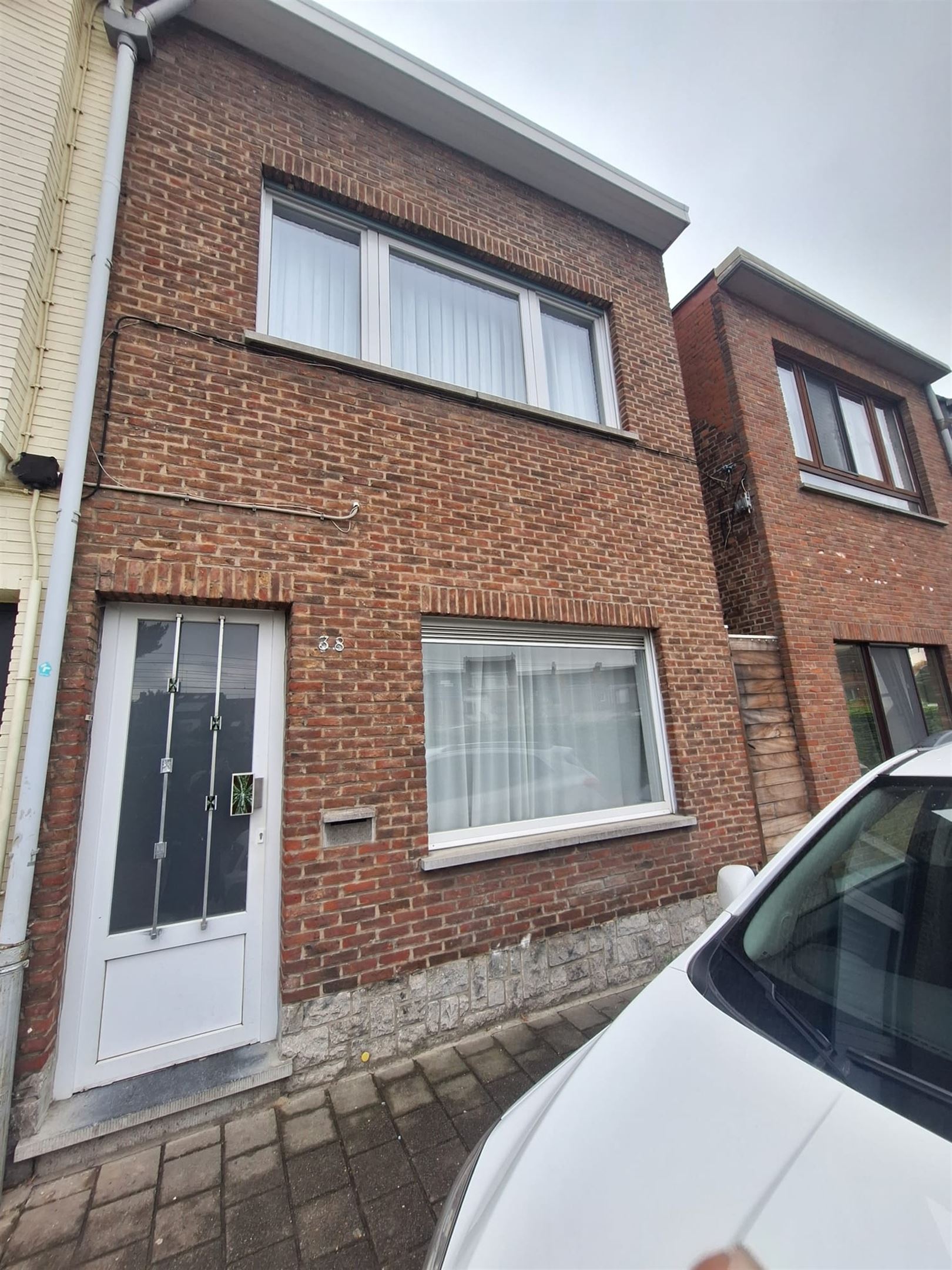 Goed onderhouden opbrengstwoning met 4 slaapkamers terras en berging - foto 1