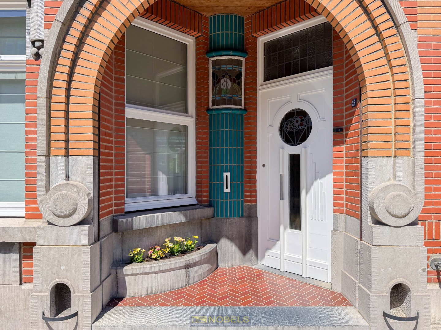 Te koop, Karaktervol herenhuis in de gegeerde art-decowijk van Ronse! - foto 4