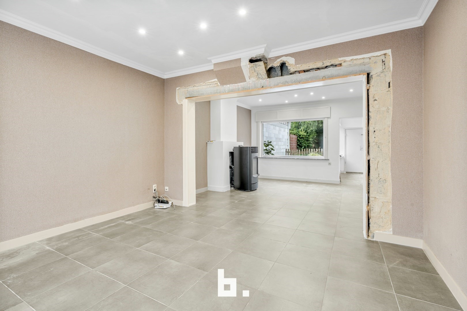 Ruime gezinswoning met zonnige tuin vlakbij het centrum - foto 4