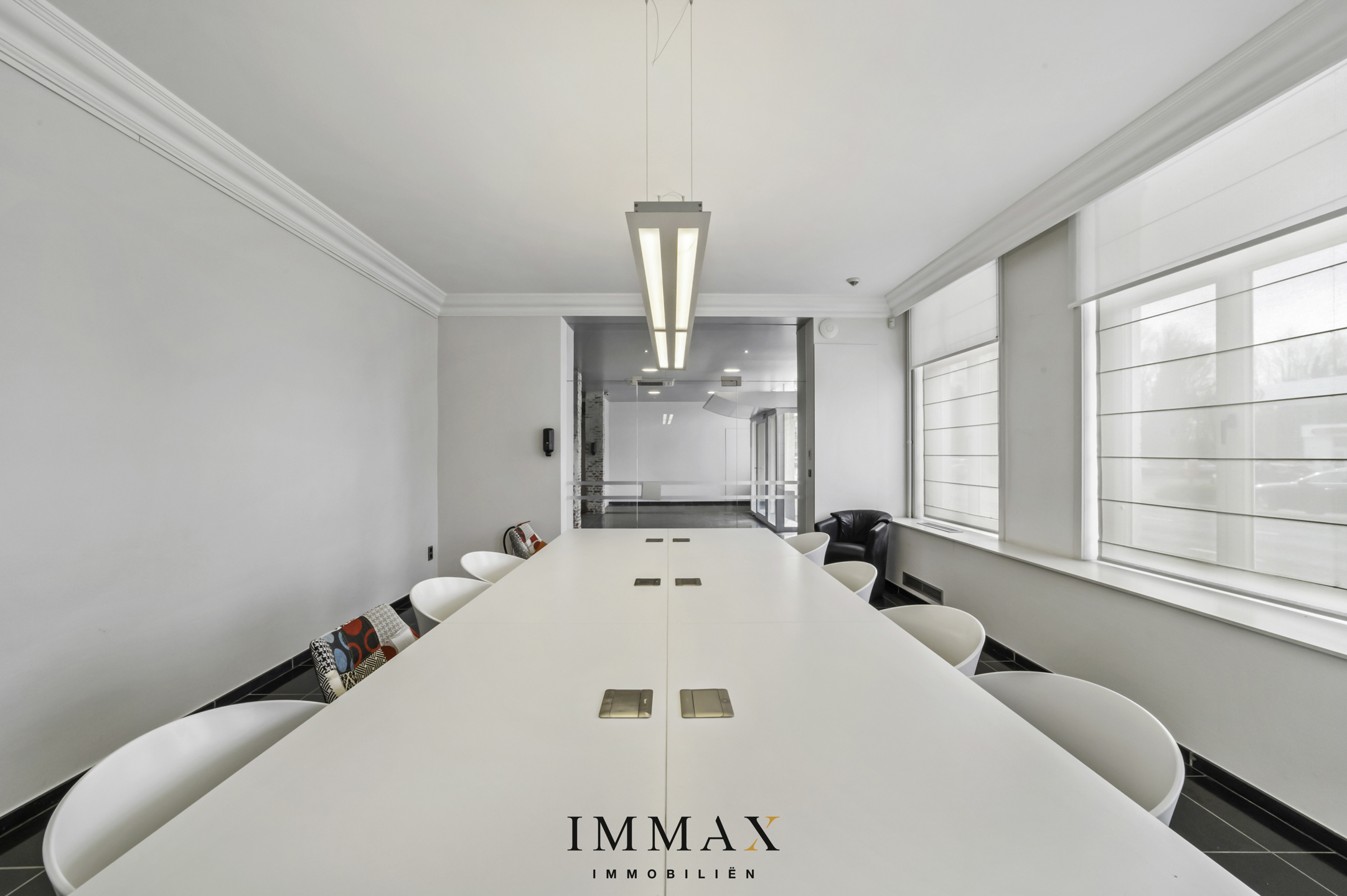 Kantoorgebouw "Hof van Versailles" op topligging - foto 5