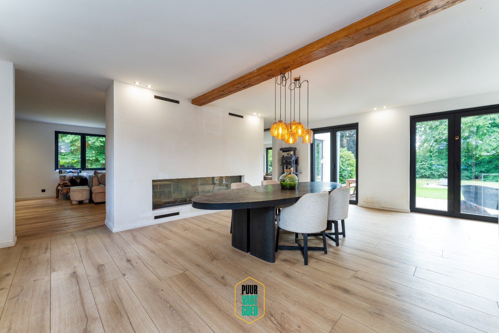 Knap gerenoveerde villa in uitgestrekte tuin - foto 4