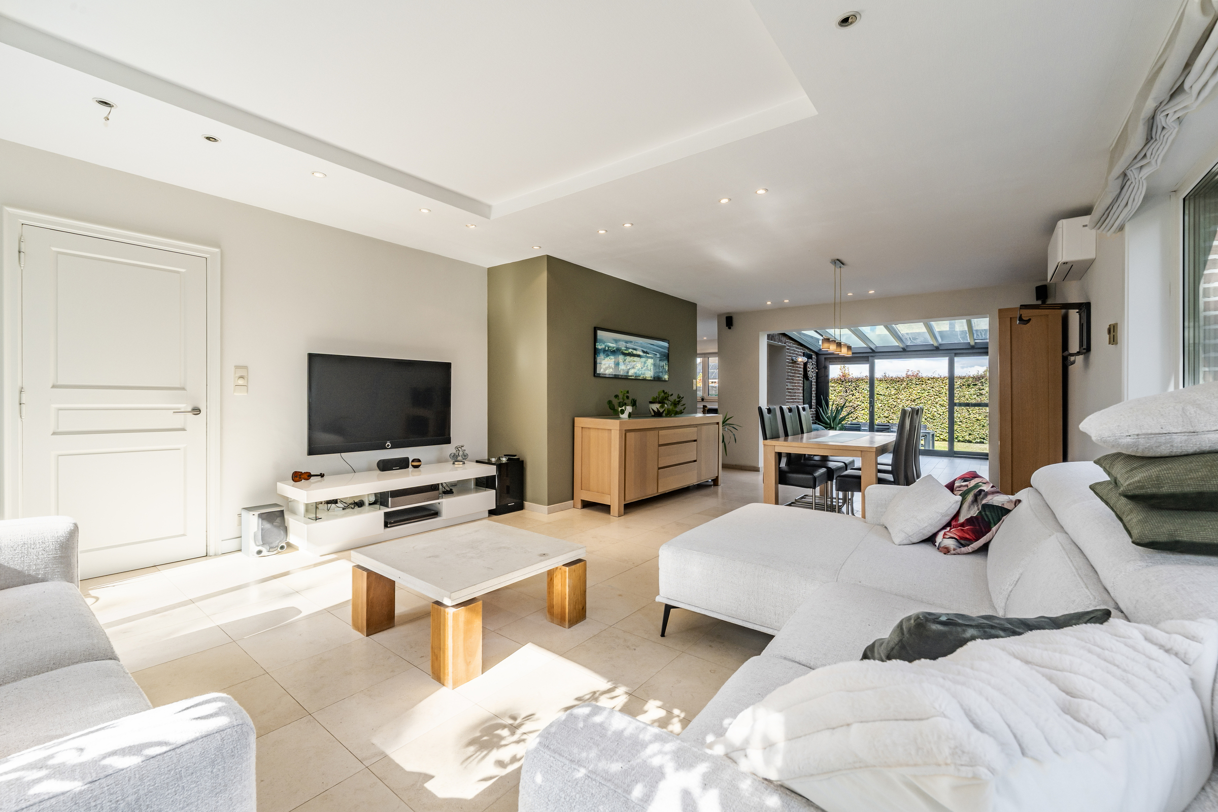 Halfopen bebouwing met 3 slaapkamers, garage en mooie tuin - foto 5