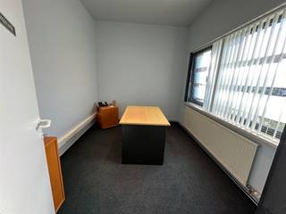 <p>Spacious office with an area of 160 m², suitable for use as an office and divided into 5 separate workspaces. Additionally, there is a spacious 6 m² waiting area and a separate guest restroom. The rear workspace features a lockable kitchenette.<br />An easily accessible area is provided for printing and, if needed, housing servers.<br />All workspaces are spacious and equipped with the necessary cabling.<br /><br />Viewings are available by appointment on Fridays after 5:00 PM and on Saturday mornings.<br /><br />FURTHERMORE:<br />· A building with an EPC energy performance certificate rated B<br />· Use of the community garden is permitted.<br />· Air conditioning is available on the ground floor and first floor.<br />· 2 bicycle parking spaces available in a lockable garage.<br />· 1 parking space for a car, with no parking permit required.<br />· Every room can be connected to Ethernet cabling and, if desired, a telephone system.<br />· Excellent location within walking distance of the Lier train station; there is also a bus stop 30 meters away.<br />· One parking space for people with disabilities right in front of the building, plus two additional spaces for people with disabilities 30 meters away.<br />· In addition, there is ample public parking (which is free with a blue parking permit).<br />· Within walking distance of downtown Lier.<br />· The furniture provided is available free of charge upon request.<br />· The landlord is always available, as previous tenants can confirm.<br /><br />GENERAL EXPENSES:<br />· Electricity + gas: €225.00 incl. VAT, flat rate per month<br />· Water consumption: €25.00 incl. VAT, flat rate per month<br />· KI: ½ per year<br />· Boiler and septic tank maintenance are included<br /><br />The property is not located in a potential or flood-prone area, is not located in a designated flood zone or designated riparian zone, is not located in a flood risk zone, residential area; urban planning information available upon request. Close to schools, shops, public transportation, etc. For more information, visit www.coenenvastgoed.be or call 03/375.82.92<br />oed.be or call 03/375.82.92</p>