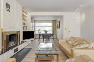 Deze charmante woning is gelegen op een mooi perceel van ca. 842m² in het centrum van Beveren-Leie. Het huis beschikt over vier kamers, een...