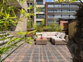 IMMO ID biedt u exclusief dit prachtige appartement met 3 slaapkamers van bijna 217 m2 (PEB oppervlak) en een groot terras, gelegen in een...