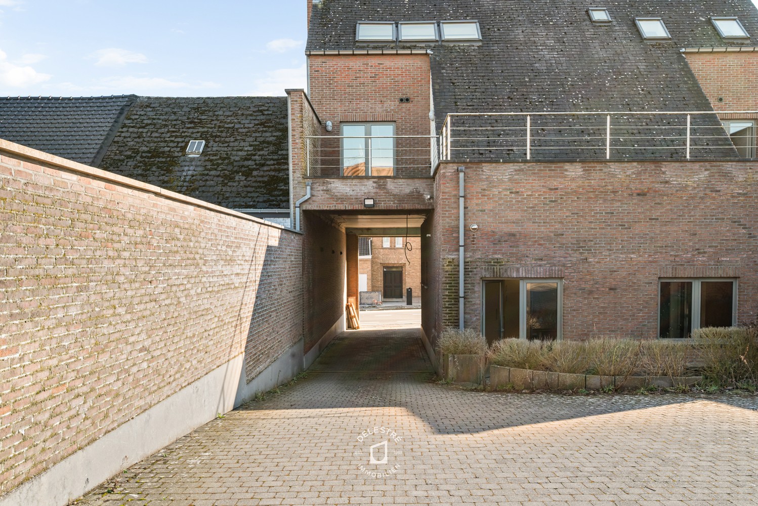 Veelzijdig investeringspand met 3 APP., MAGAZIJN, STAANPLAATSEN EN HANDELSPAND - foto 5