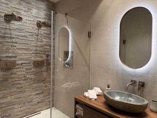 Instapklare gezinswoning met tuin en garage op toplocatieIn een rustige, gegeerde woonomgeving in Mortsel bevindt zich deze smaakvol gerenoveerde en...