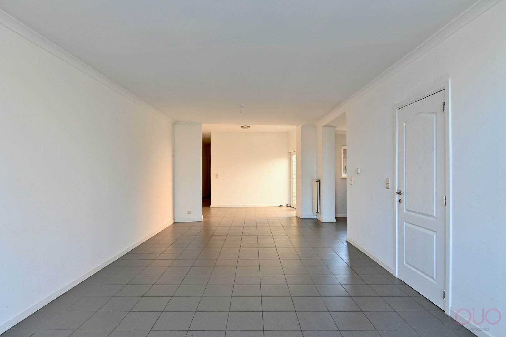 Ruim instapklaar appartement in het hartje van Zoutleeuw met twee slaapkamers en privatief genot van een autostaanplaats - foto 4