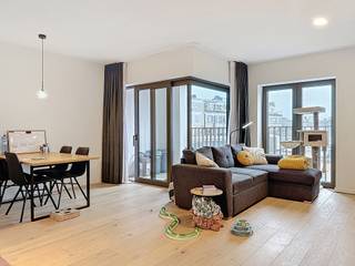 Oude Vestingstraat 2: Dit modern appartement is gelegen op de vierde verdieping en heeft volgende indeling: 

Lichtrijke leefruimte met open keuken, berging met aansluiting wasmachine, badkamer met bad-douchecombinatie, slaapkamer, terras.
Parkeerplaats en kelderberging inbegrepen in de huurprijs. 

€700 + €80 (exclusief EGW)
Beschikbaar vanaf 15/05