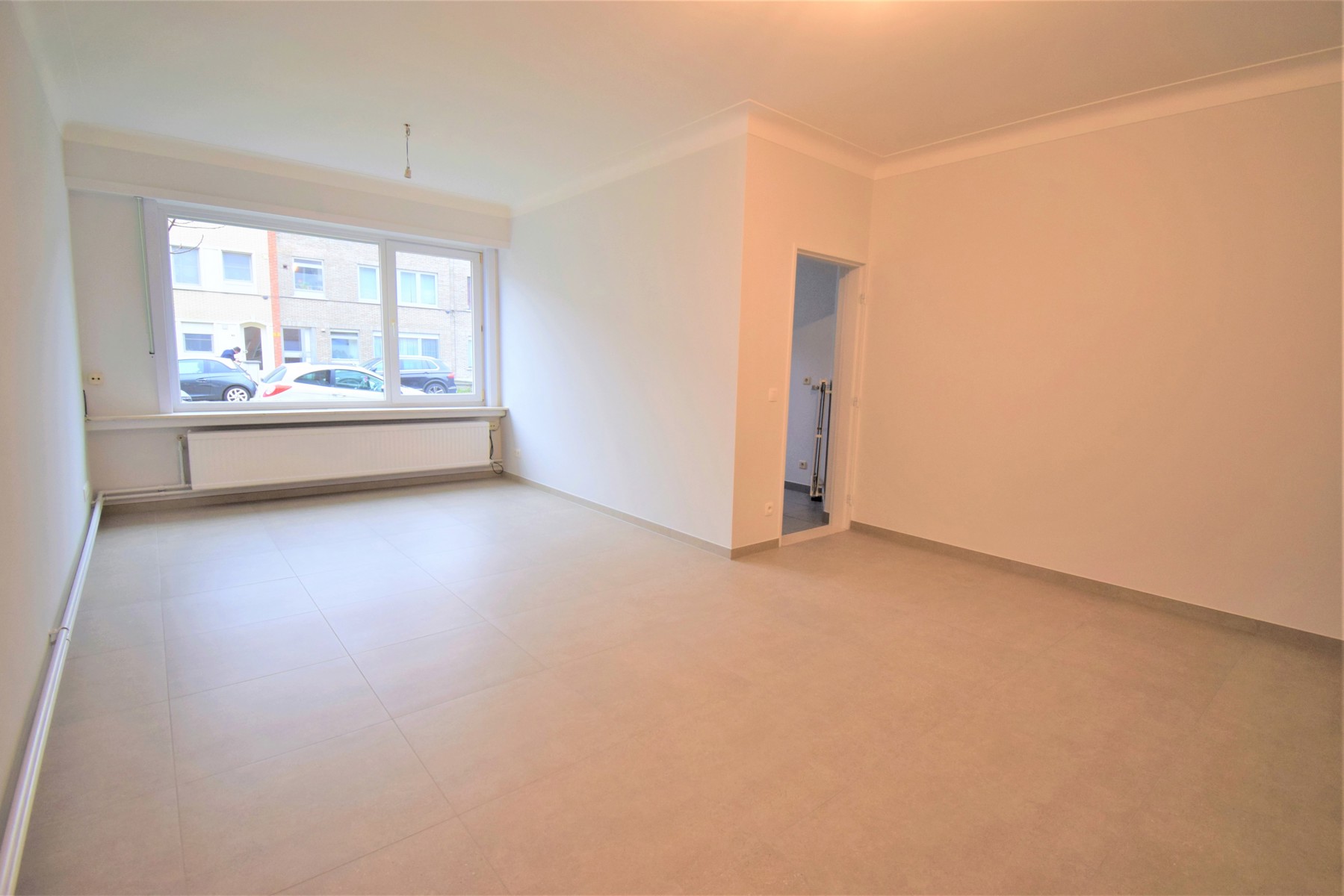 Gelijkvloers appartement met 2 slaapkamers en garage - foto 2