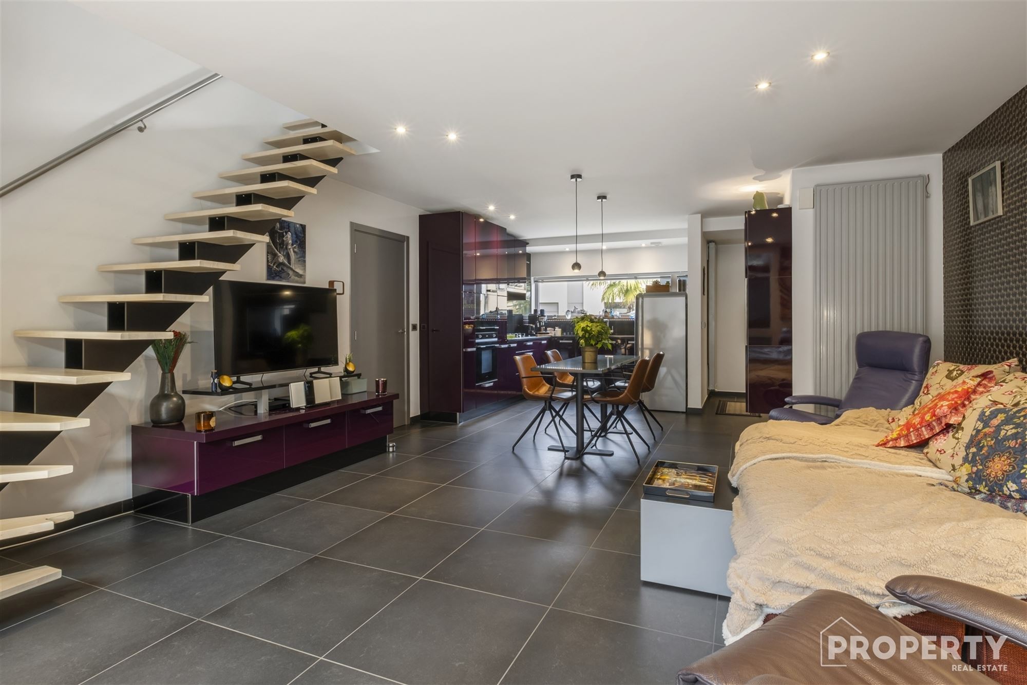 Move-in ready family home in nice location! - photo 4