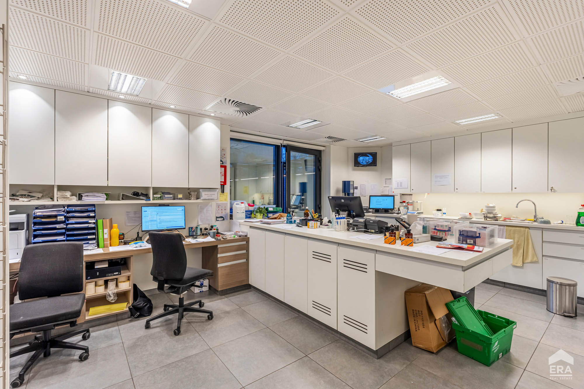 2 handelspanden en bureel met mooie binnentuin in Kessel-Lo. - foto 4