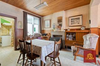 Te renoveren arbeiderswoning nabij het centrum van AalstGoed gelegen woning met 2 slaapkamers. Een typische arbeiderswoning waar enige opfrissing of...