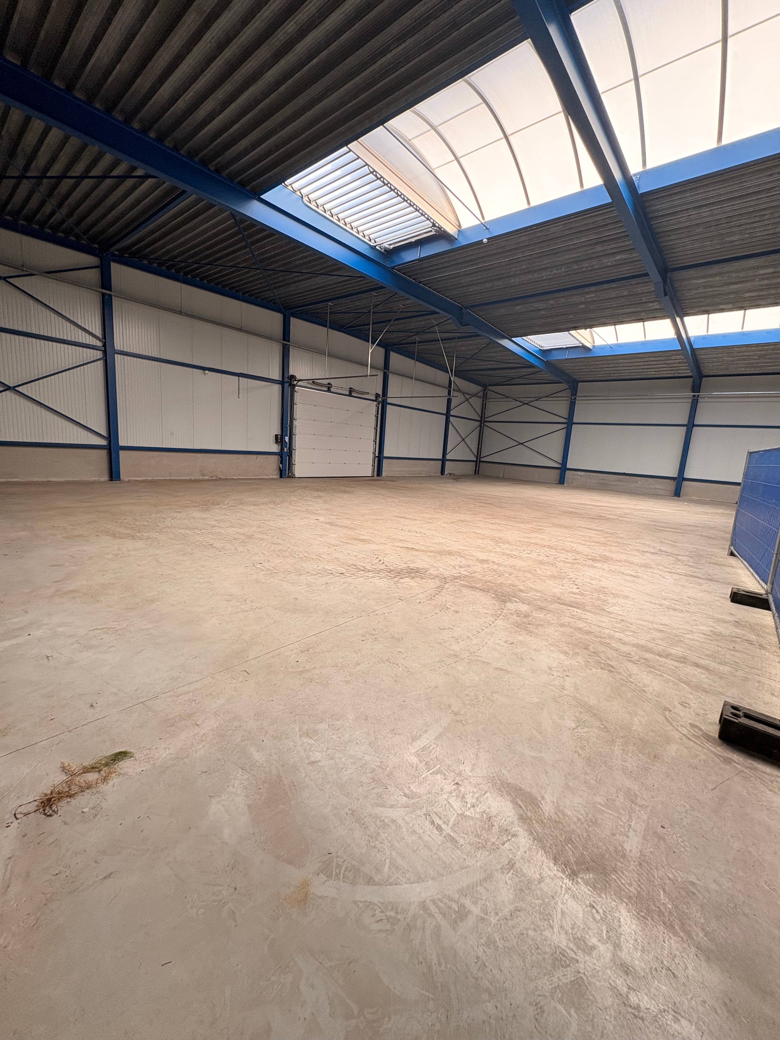 Functionele bedrijfs-/ opslaghal met aparte toegang en beveiliging - foto 3