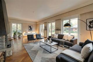 TE KOOP: KARAKTERVOLLE VILLA MET RENOVATIEPOTENTIEELBen je op zoek naar een woning met charme én ruimte voor jouw eigen creativiteit? Deze...