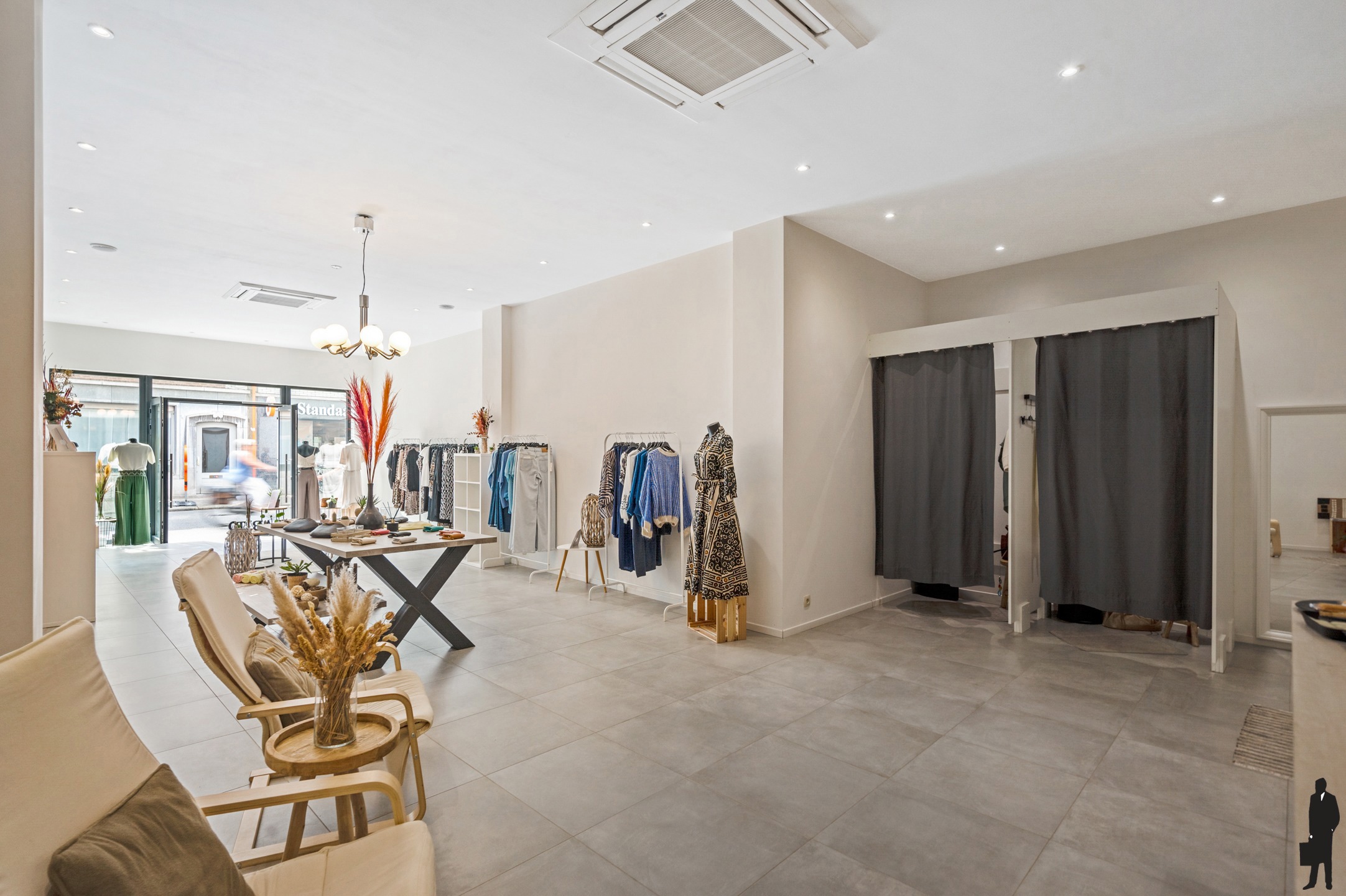 Gerenoveerd handelspand pal in het centrum van Kontich - foto 4