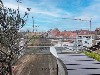 Dit ruime duplex-doorloop appartement is gelegen in de Westkapellestraat, in het hart van Heist, en vormt de perfecte kans voor wie een...